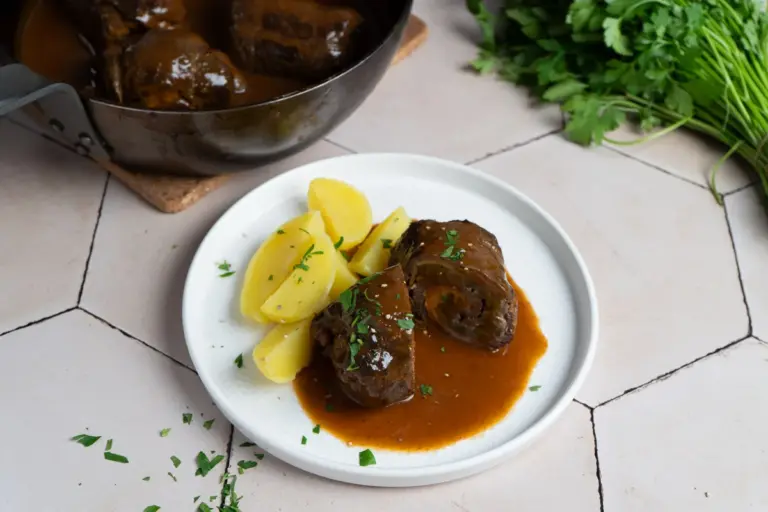 Klassische Rinderrouladen – der Sonntagsbraten schlechthin