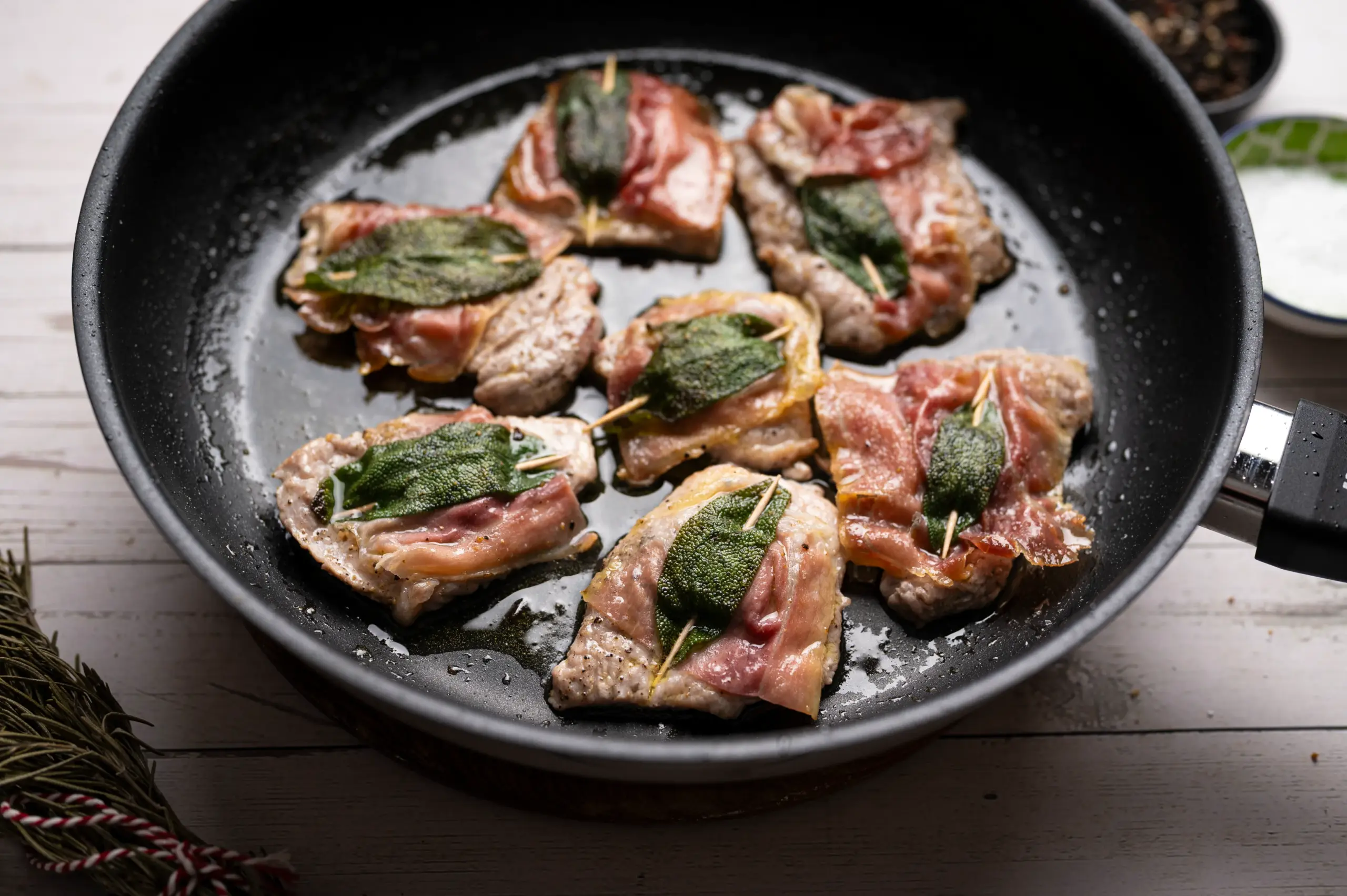 Saltimbocca – das römische Original, einfach und perfekt