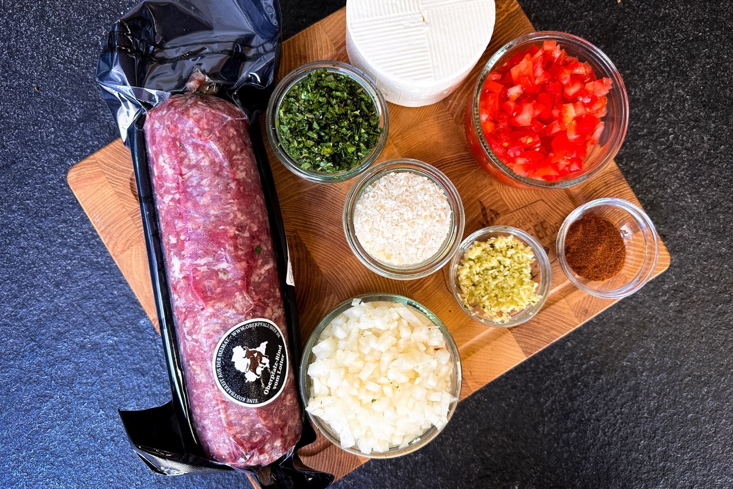 Bifteki mit Schafskäse Bifteki mit Schafskäse