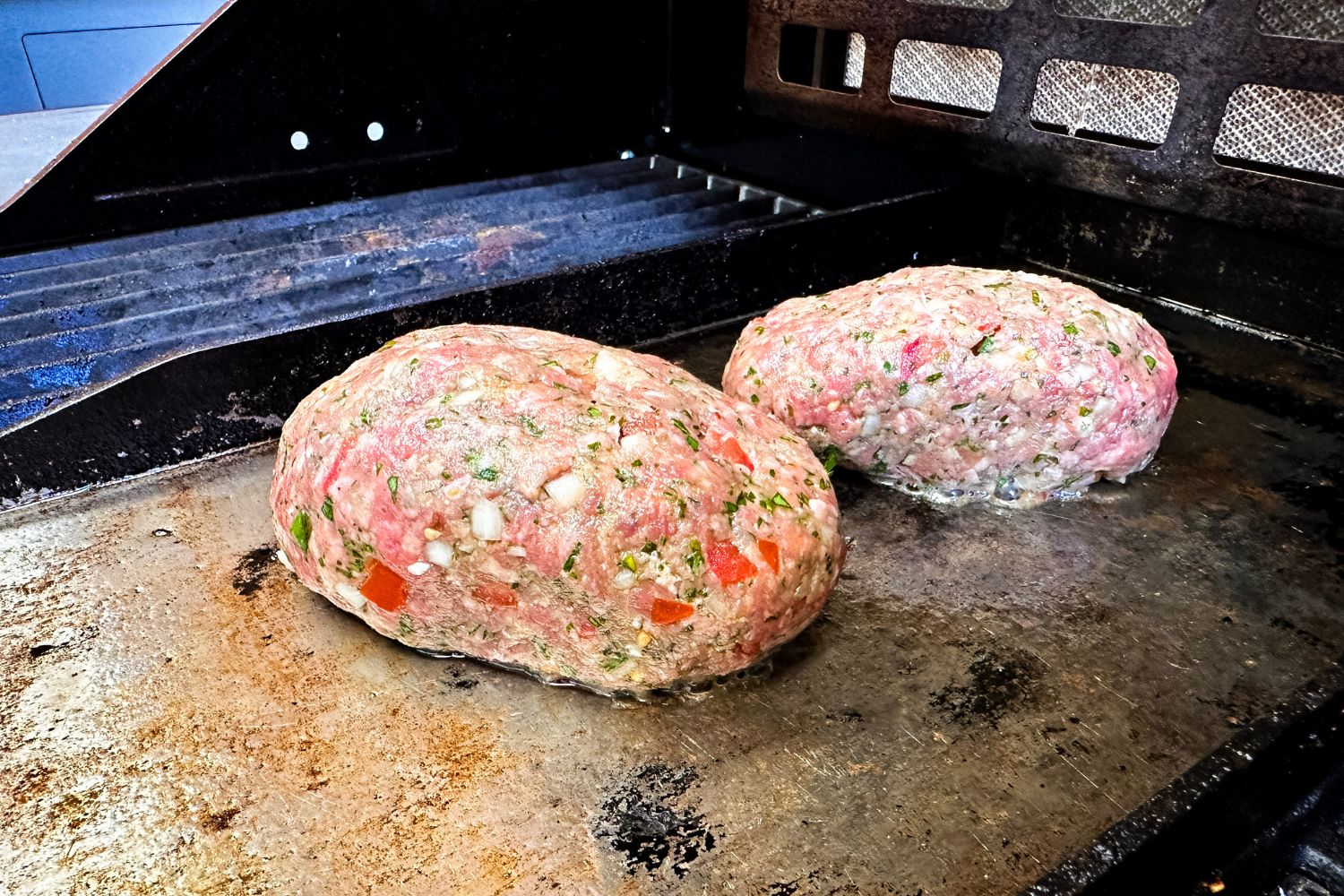 Bifteki mit Schafskäse Bifteki mit Schafskäse