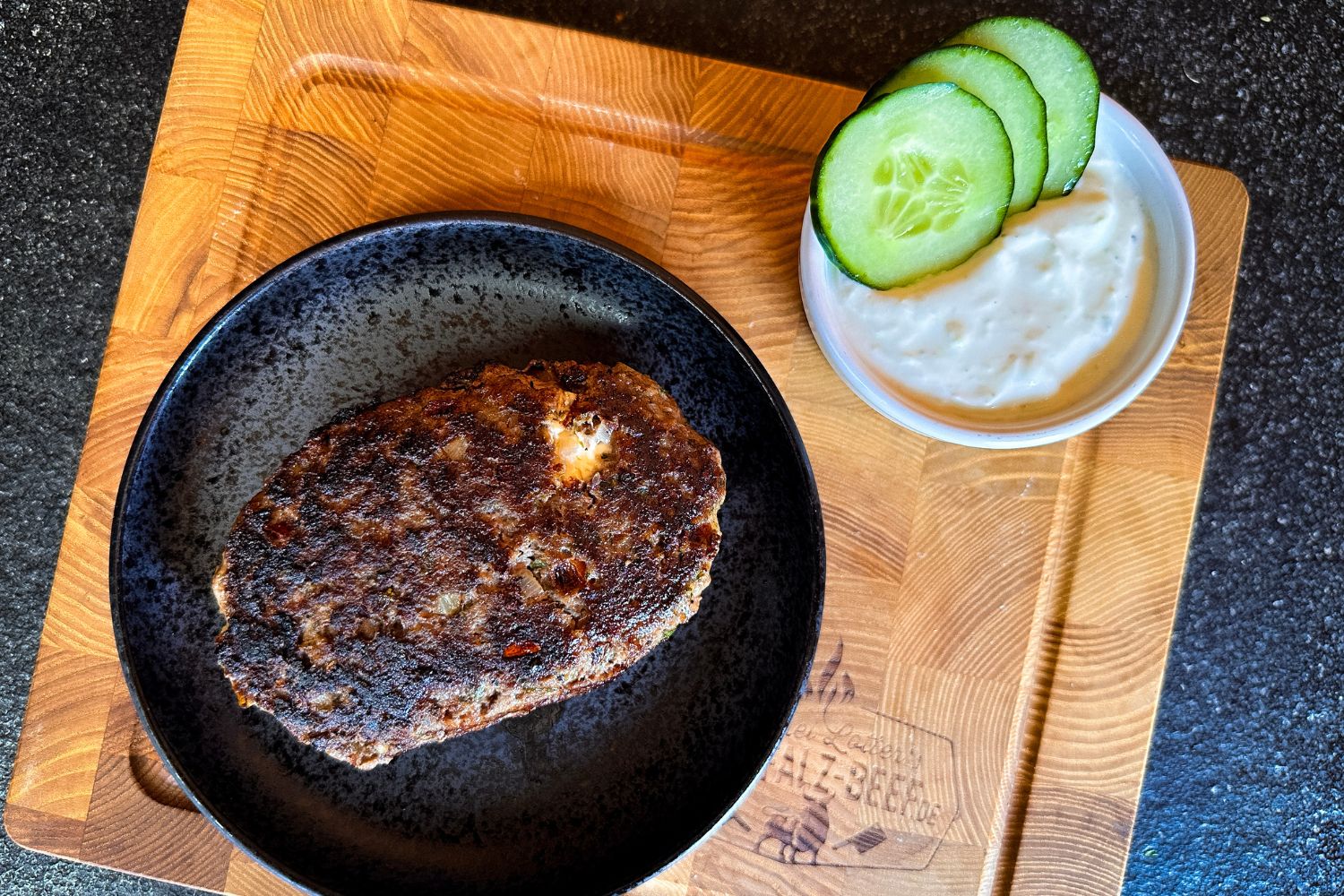 Bifteki mit Schafskäse Bifteki mit Schafskäse