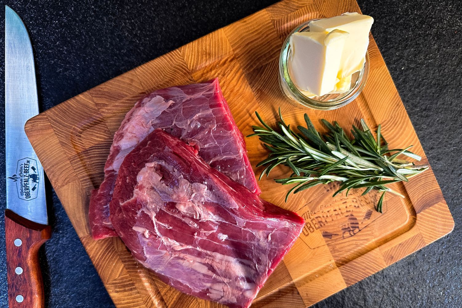 Flanksteak mit Rosmarinbutter Flanksteak mit Rosmarinbutter