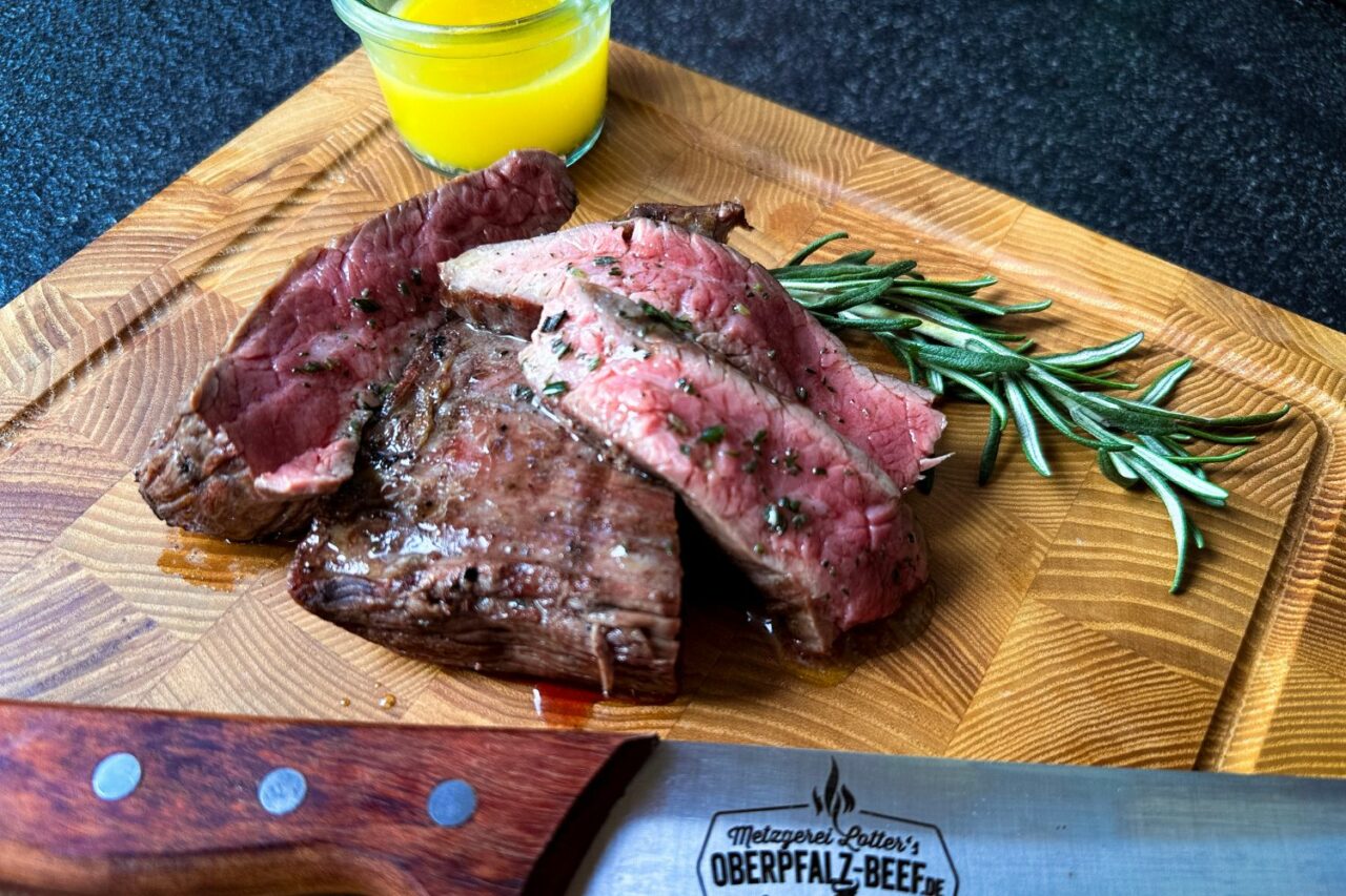 Flanksteak mit Rosmarinbutter vom Grill | Rezept-Tipp