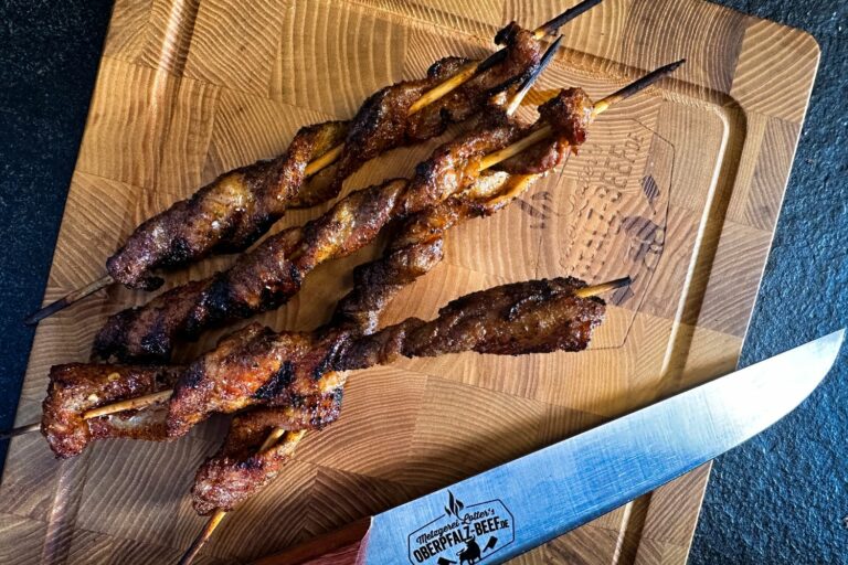 Grillfackeln Rezept – Würzige Schweinebauch-Spieße vom Grill