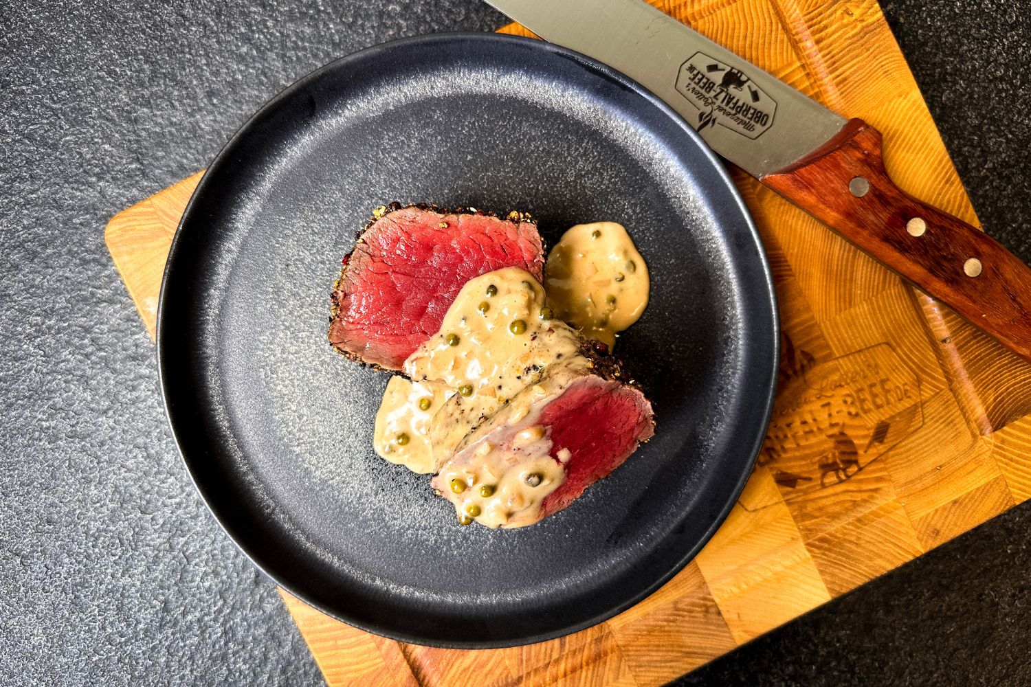 Pfeffersteak vom Grill mit Pfeffersauce – Rezeptklassiker