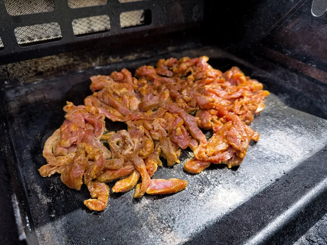 Marinierte Shoarma-Streifen auf der Plancha