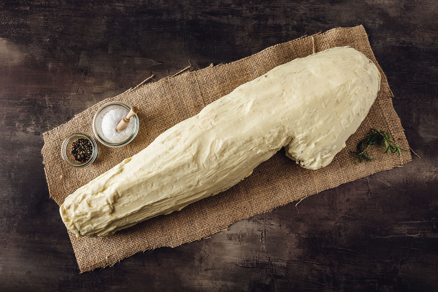 Buttergereiftes Filet am Stück vom Oberpfalz-Rind - Hochwertiges Rindfleisch mit besonderem Reifeverfahren, zart und geschmackvoll. Ideal für Gourmets und Fleischliebhaber.