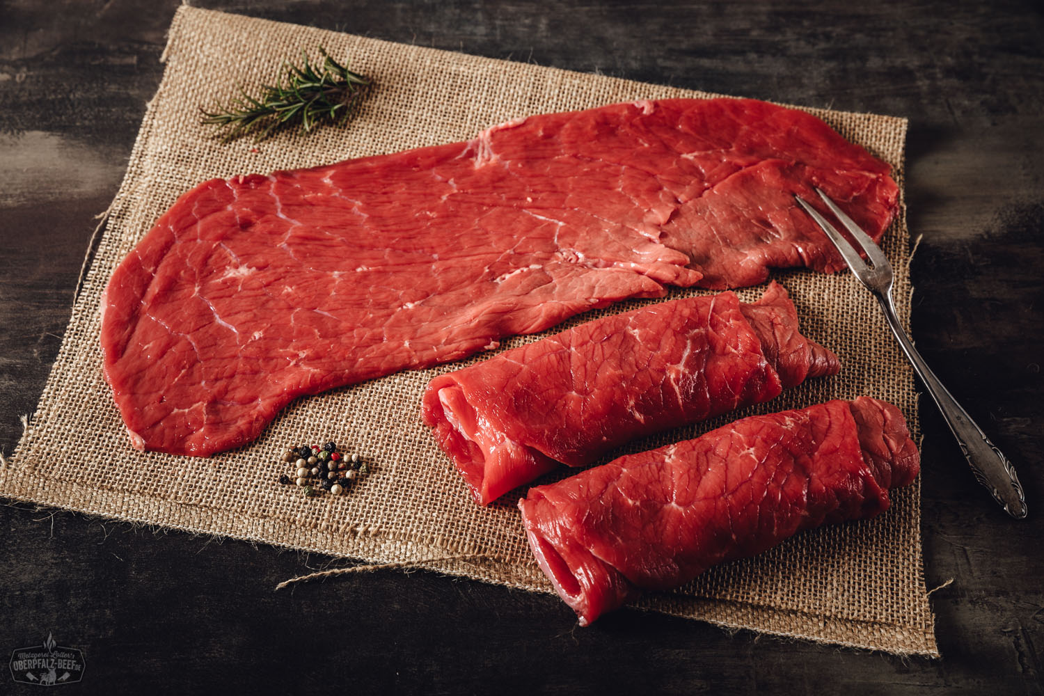 Geschnittene Rouladen vom Oberpfalz Rind – Frisches Qualitätsfleisch aus der Oberpfalz, perfekt für traditionelle Zubereitungen und schmackhafte Gerichte.