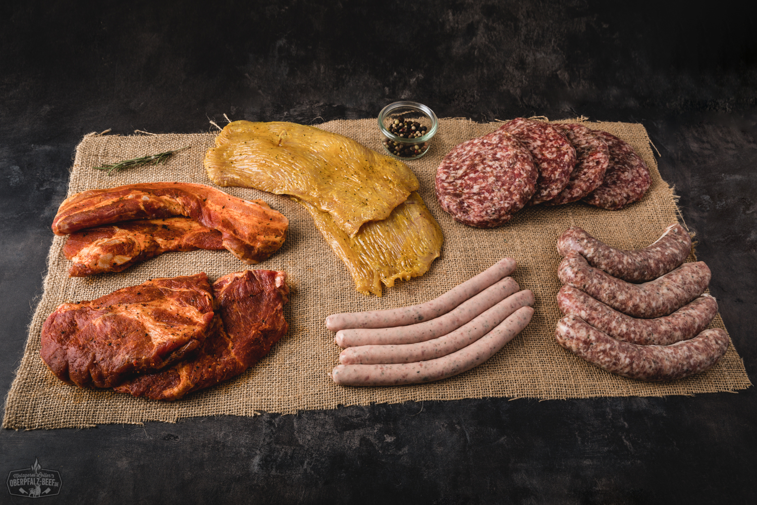 Oberpfalz Beef Grillpaket Classic mit hochwertigem Fleisch vom regionalen Rind, perfekt für Grillabende, verpackt in einer ansprechenden Box.