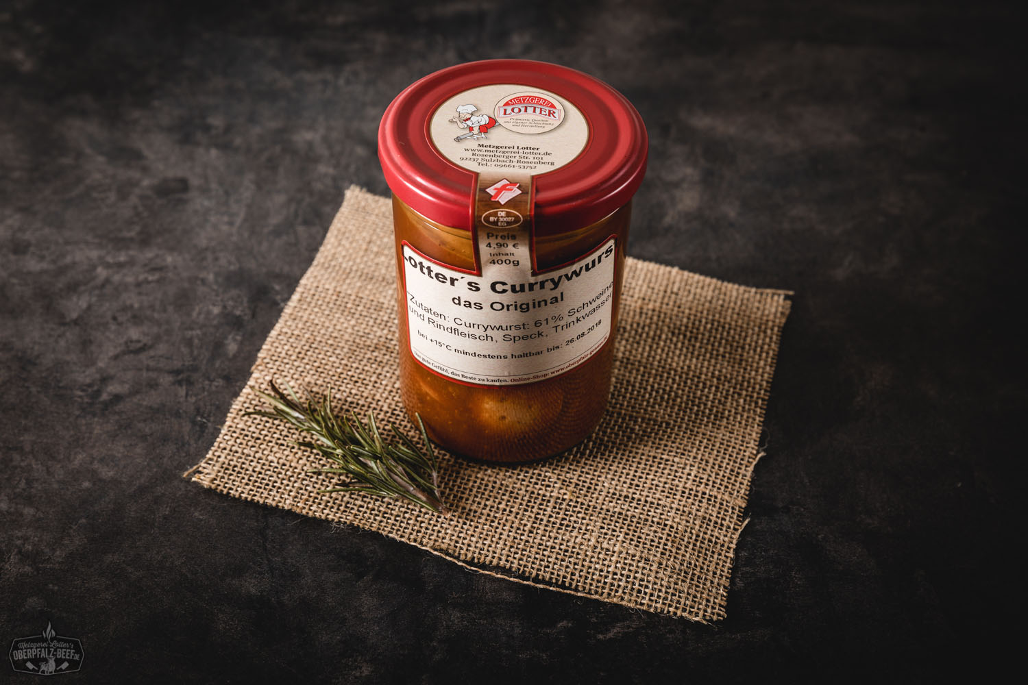 Currywurst im Glas von Lotter's – Hausgemacht & Regional aus der Oberpfalz Bild eines Glases mit Lotter's Currywurst, das eine herzhaft aussehende, in Scheiben geschnittene Currywurst in reichhaltiger Sauce zeigt, ideal für Liebhaber von traditioneller deutscher Küche.