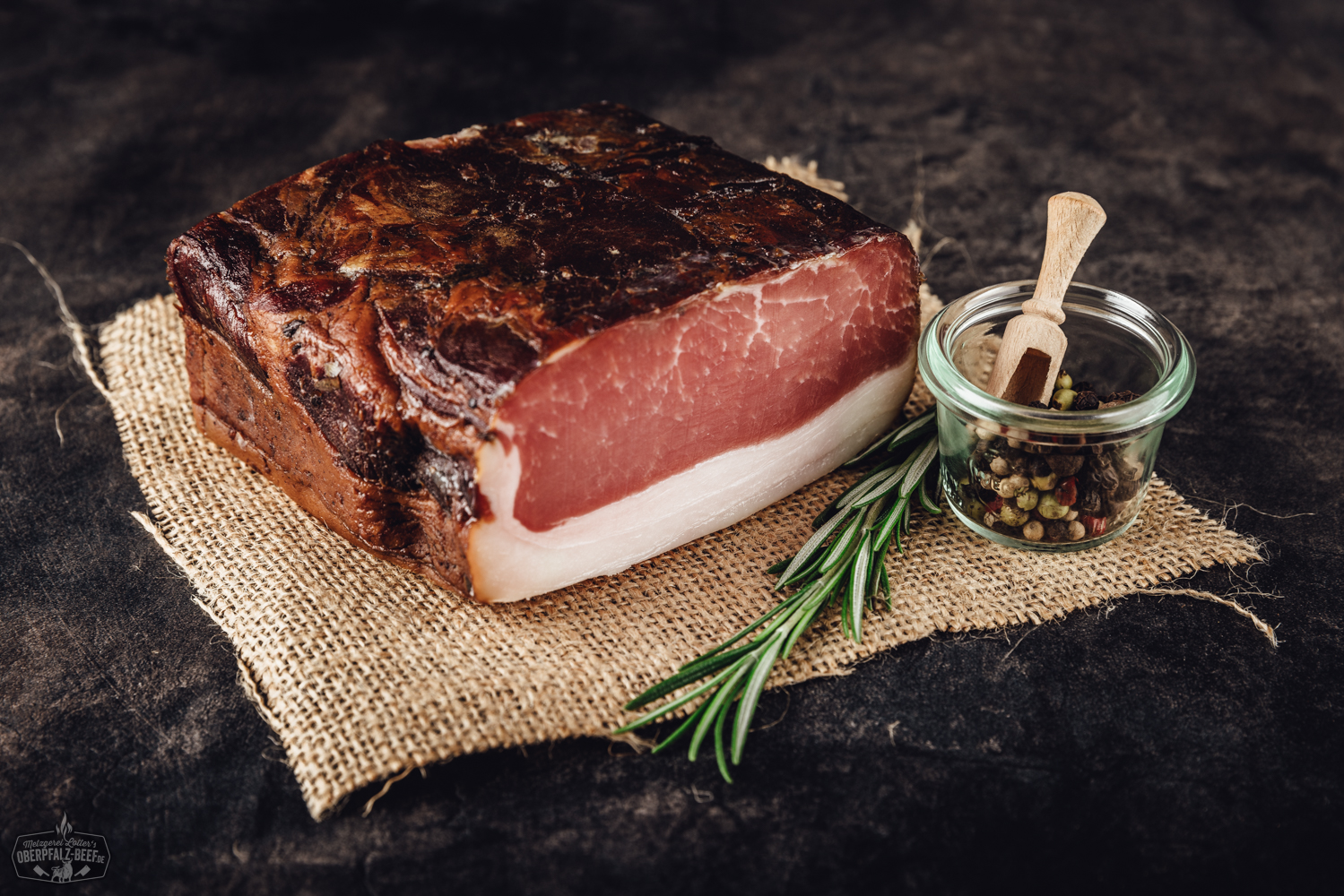 Bauernschinken aus dem Rücken am Stück – Premium Fleischprodukt von Oberpfalz Beef, ideal für traditionelle bayerische Küche, perfekter Schinken aus regionaler Erzeugung, hochwertiger Genuss aus der Oberpfalz.