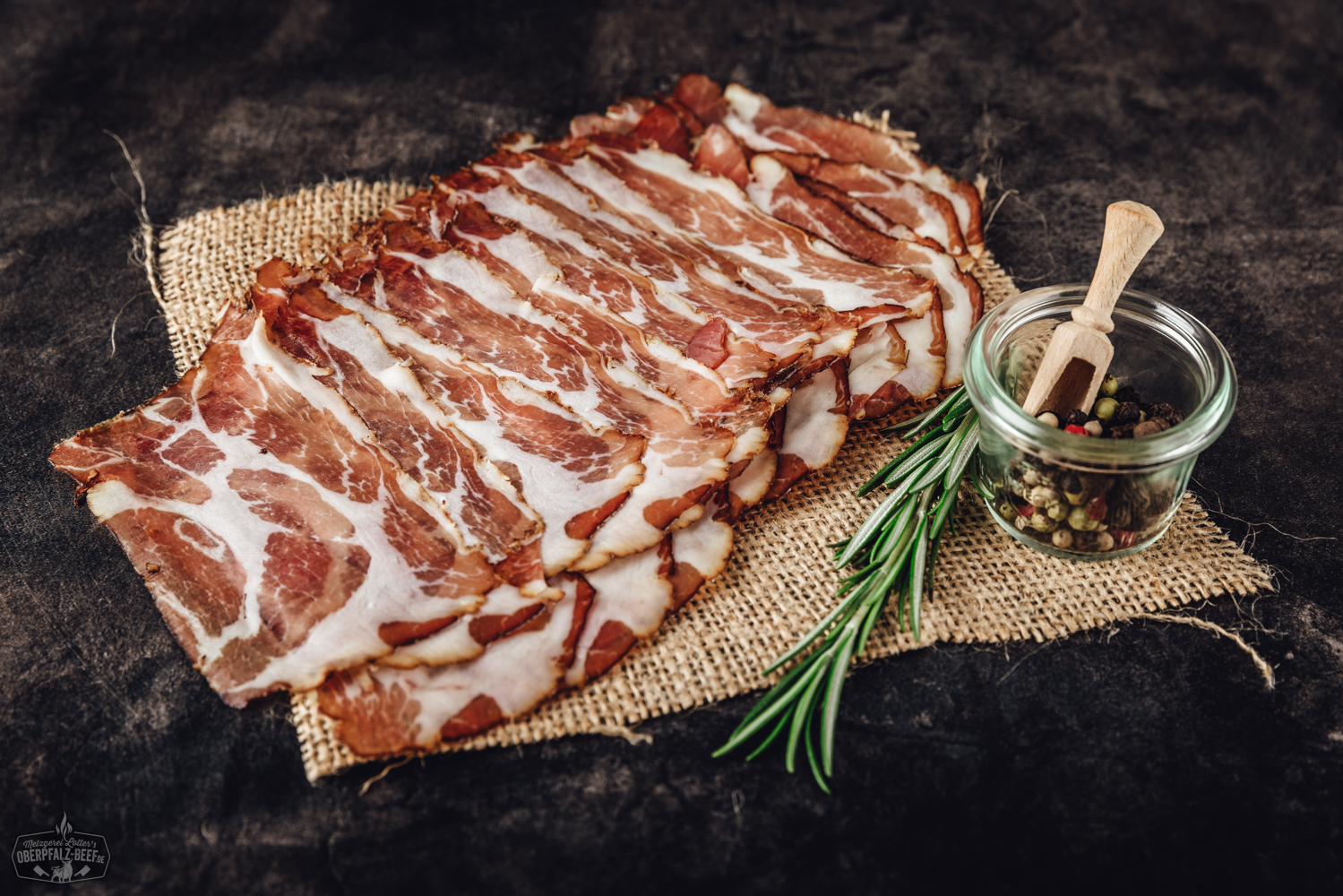Coppa vom Oberpfälzer Landschwein geschnitten - Hochwertiges Fleischprodukt aus regionaler Zucht, perfekt für traditionelle bayerische Küche und Gourmetgerichte