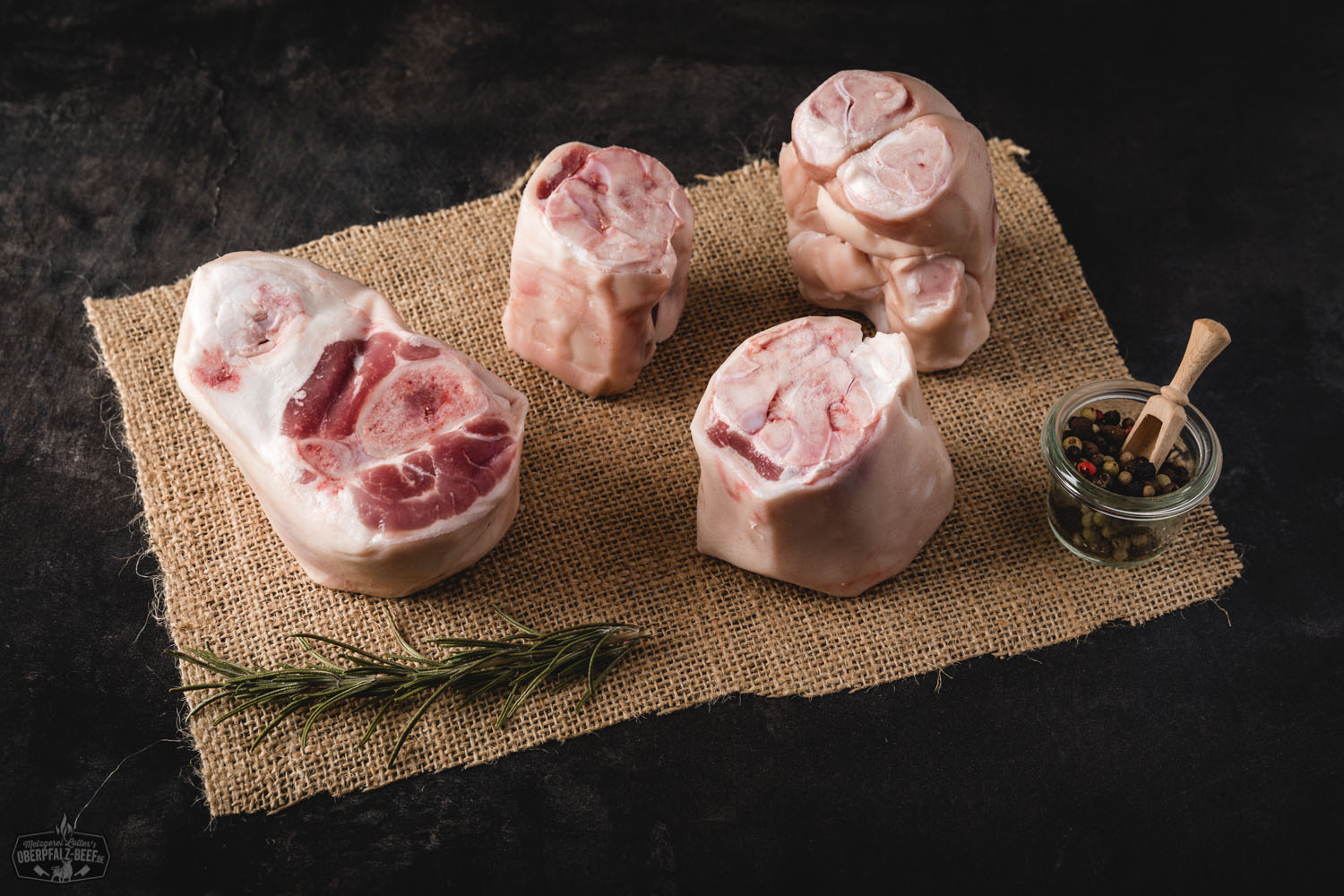 Spitzbeine und Füße vom Oberpfälzer Landschwein – regionales Schweinefleisch direkt vom Bauern Spitzbeine und Füße vom Oberpfälzer Landschwein - Rohfleisch aus nachhaltiger Landwirtschaft in der Oberpfalz