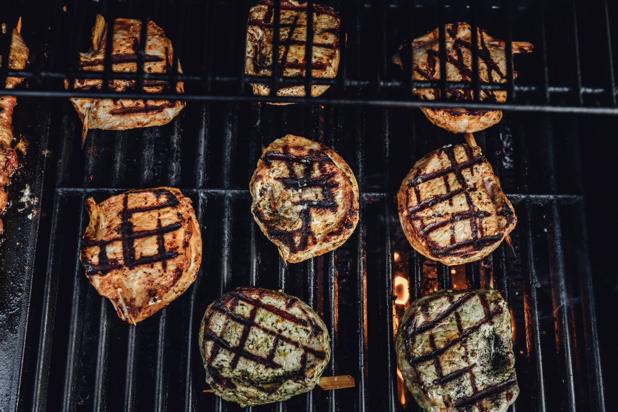 Fertig gegrilltes Fleisch vom Flachgriller – Oberpfalz Beef