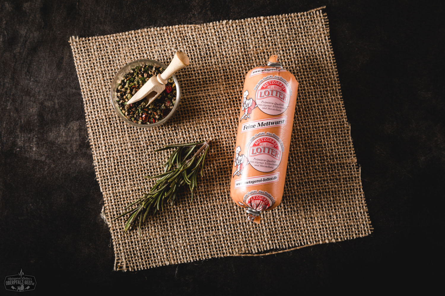 Mini Mettwurst fein – Köstliche, traditionelle Wurstspezialität aus der Oberpfalz in kompaktem Format. Perfekt für Brotzeit und als herzhafter Snack.