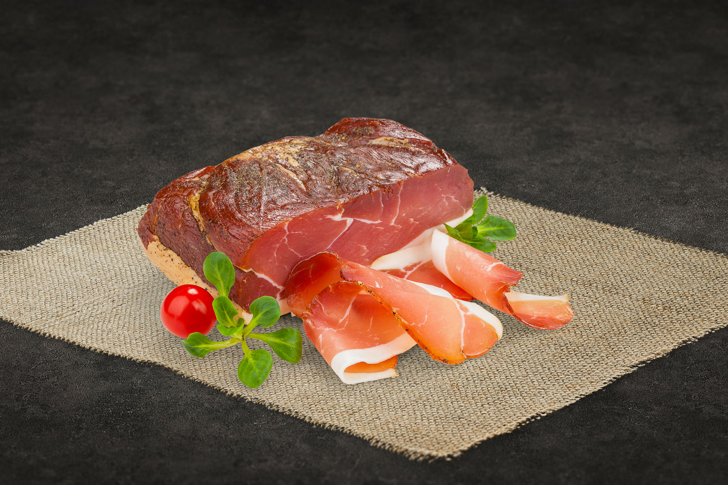 Luftgetrockneter Schinken geschnitten – Hochwertiger Oberpfalz Beef Schinken, in feinen Scheiben, ideal für Feinschmecker und Liebhaber traditioneller, regionaler Spezialitäten.