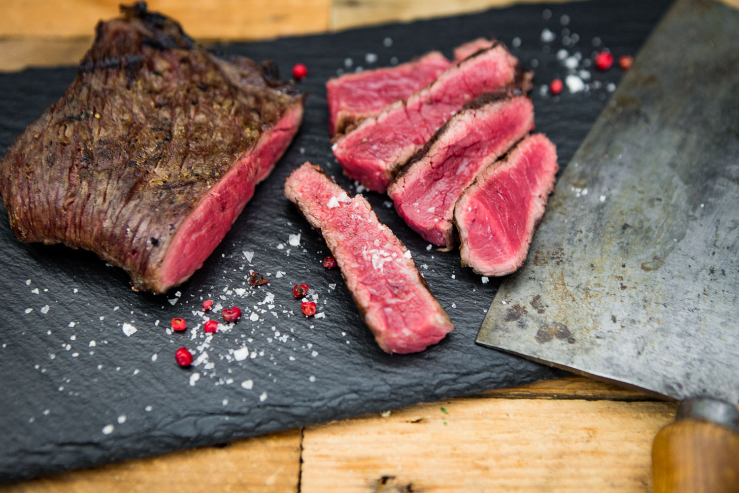 Chuck Flap Edge Teppanyaki Cut – Wet Aged Rindfleisch vom Oberpfalz-Rind Chuck Flap Edge Teppanyaki Cut vom Oberpfalz-Rind, Wet-Aged, hochwertiges Rindfleisch, perfekt für Teppanyaki Zubereitungen.
