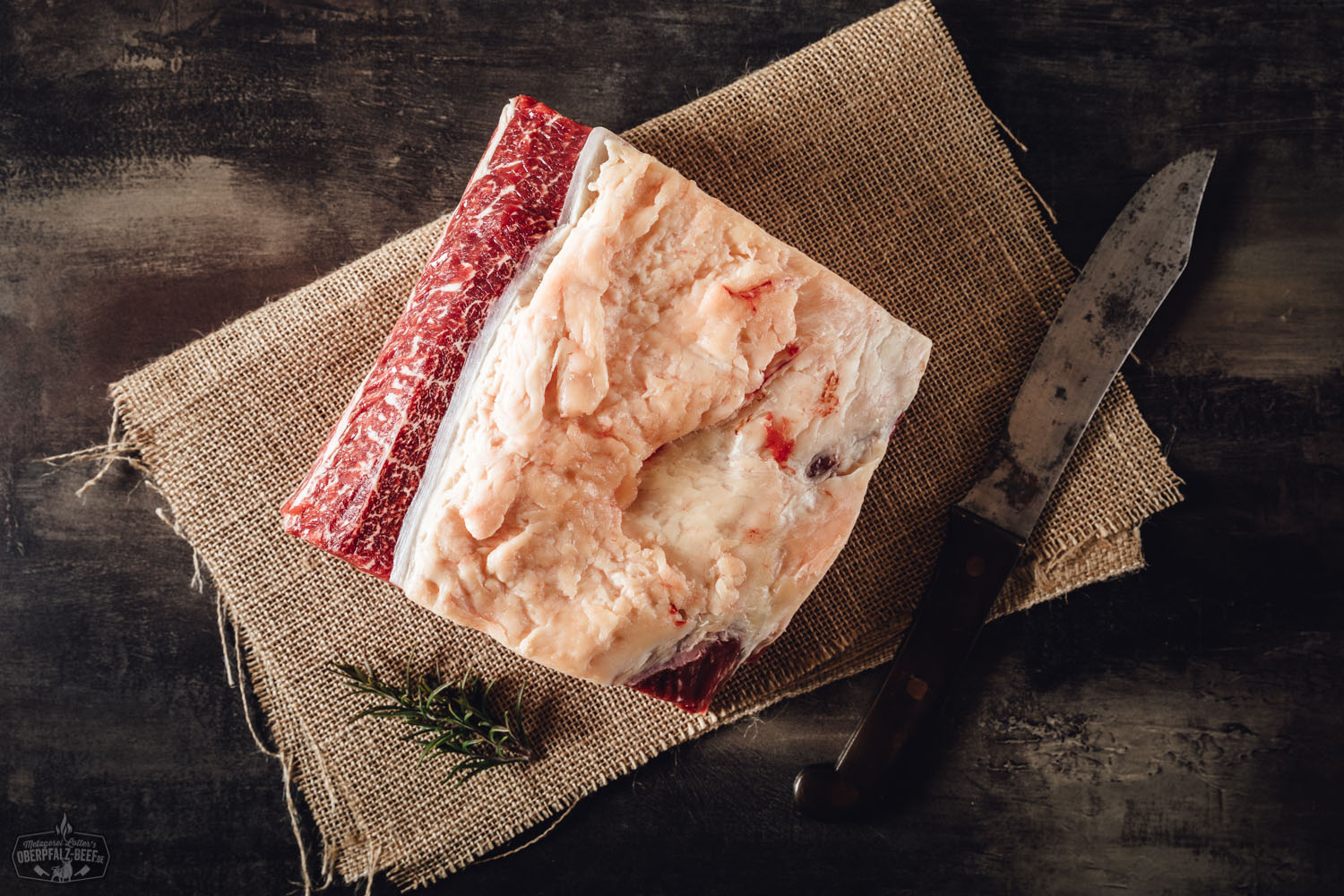 Roastbeef am Stück vom Oberpfalz-Rind – Wet Aged Premiumqualität Roastbeef am Stück, wet-aged, vom Oberpfalz Rind auf weißem Hintergrund
