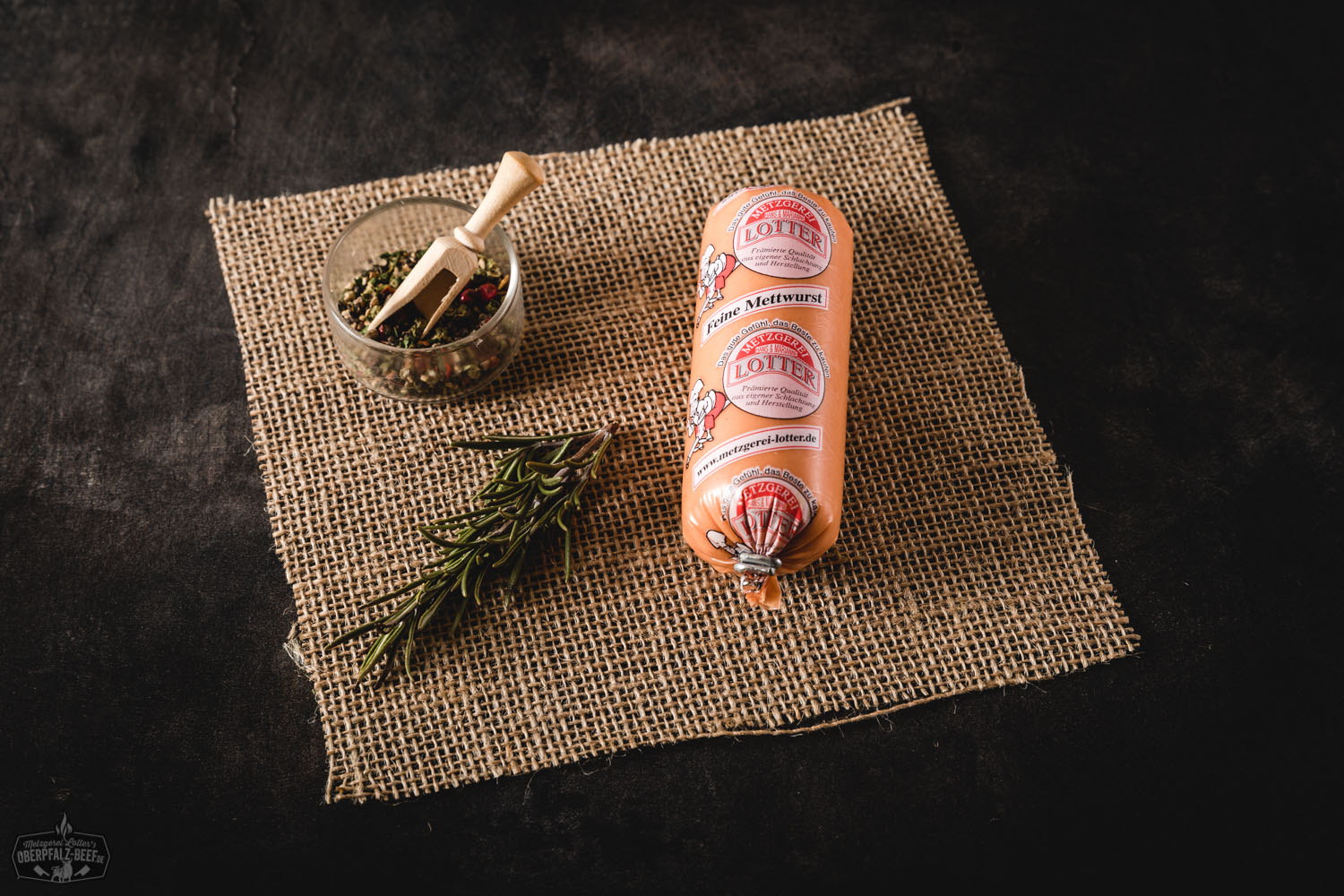 Feine Mini Mettwürste aus Schweinefleisch – Regional hergestellt aus der Oberpfalz Mini Mettwurst fein – Köstliche, traditionelle Wurstspezialität aus der Oberpfalz in kompaktem Format. Perfekt für Brotzeit und als herzhafter Snack.