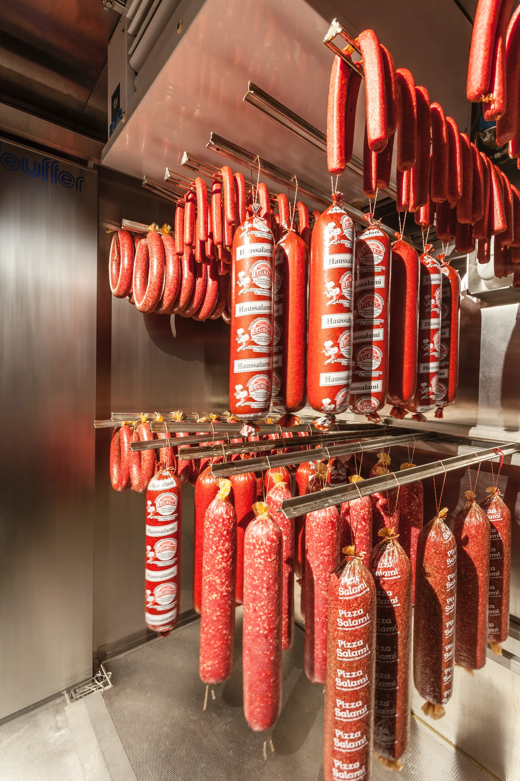 Salami im Naturreifeverfahren – Spezialität der Metzgerei Lotter